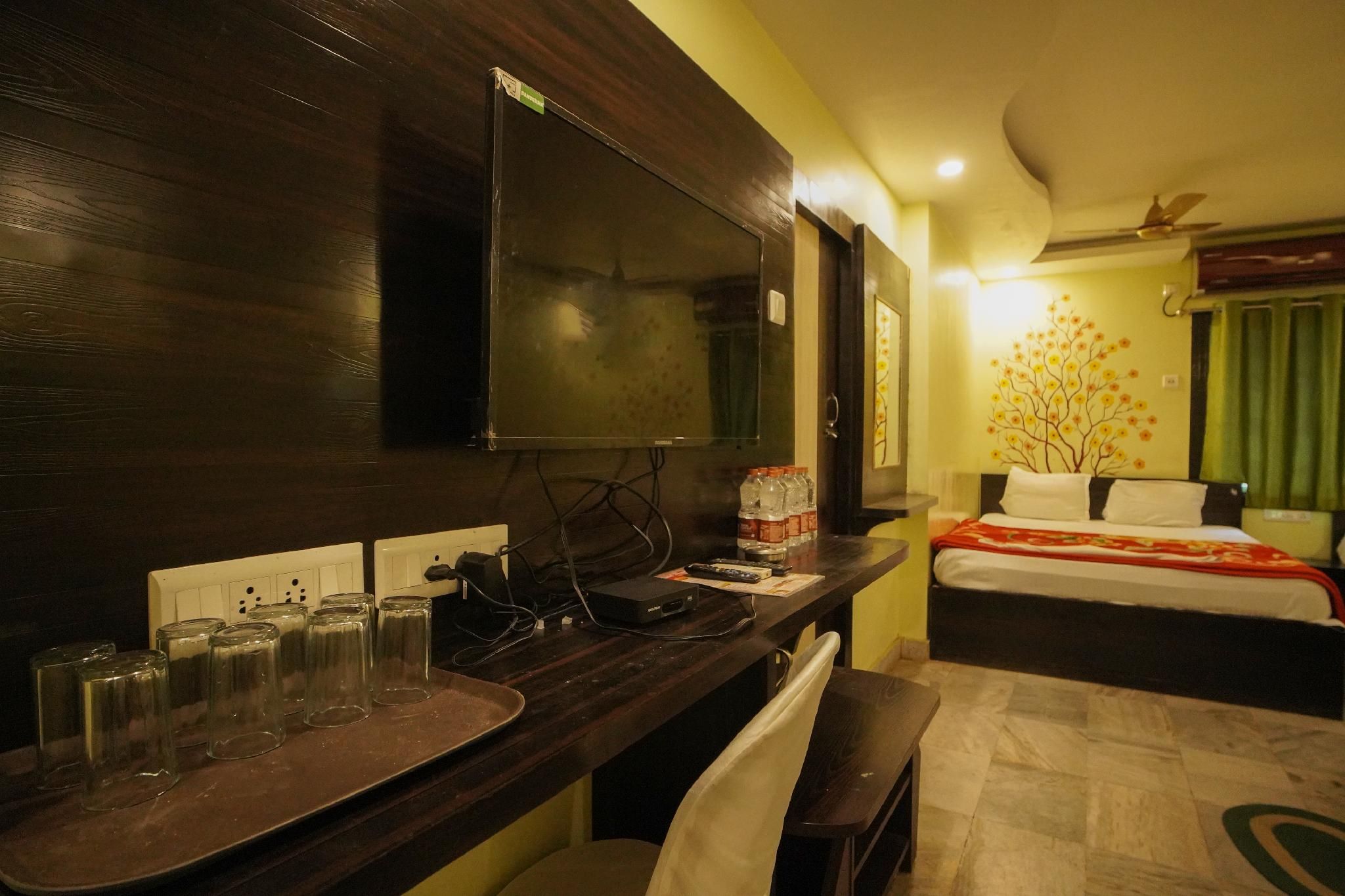 Deluxe Non- Air Conditioning Room
