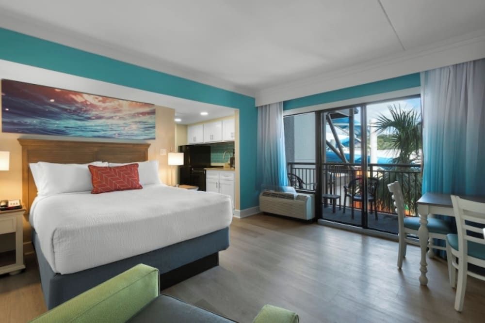 Splash Deck View Junior Suite
