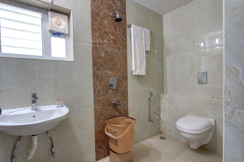 Orange Suites & Inn Bangalore Airport Standard King AC Room 6