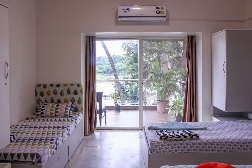Urban Nomads - Hostel 4 Single Bed AC Room 5