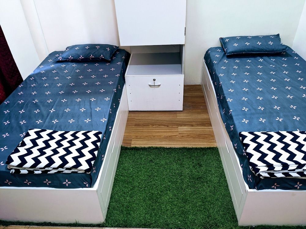 Urban Nomads - Hostel Double Sharing AC room 2