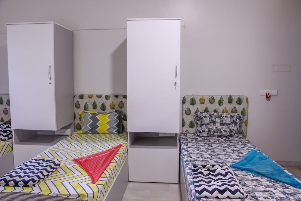 Urban Nomads - Hostel 4 Single Bed AC Room 10