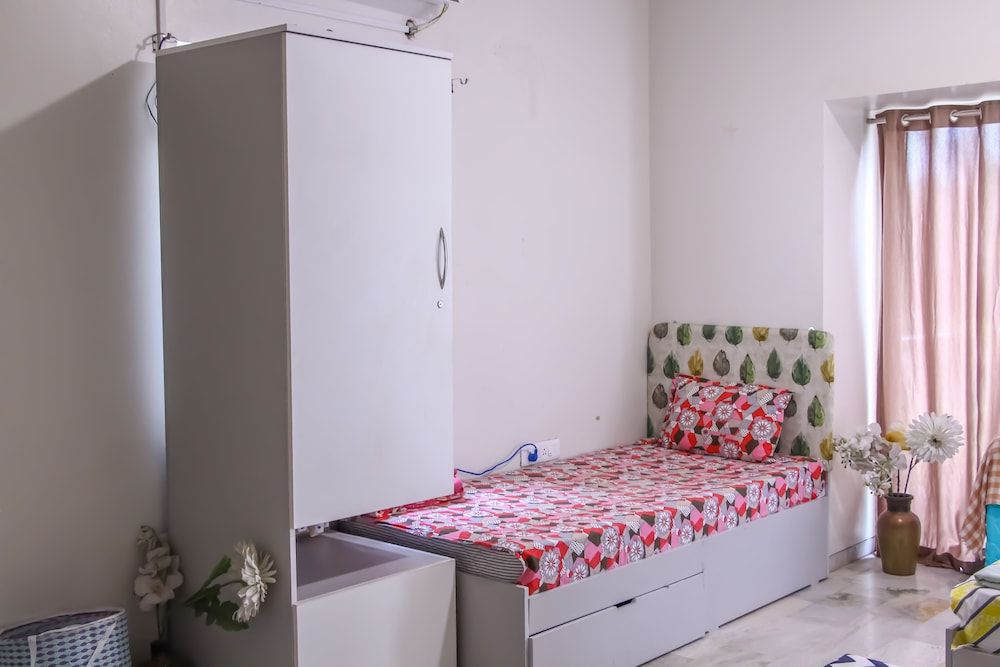 Urban Nomads - Hostel 4 Single Bed AC Room 13
