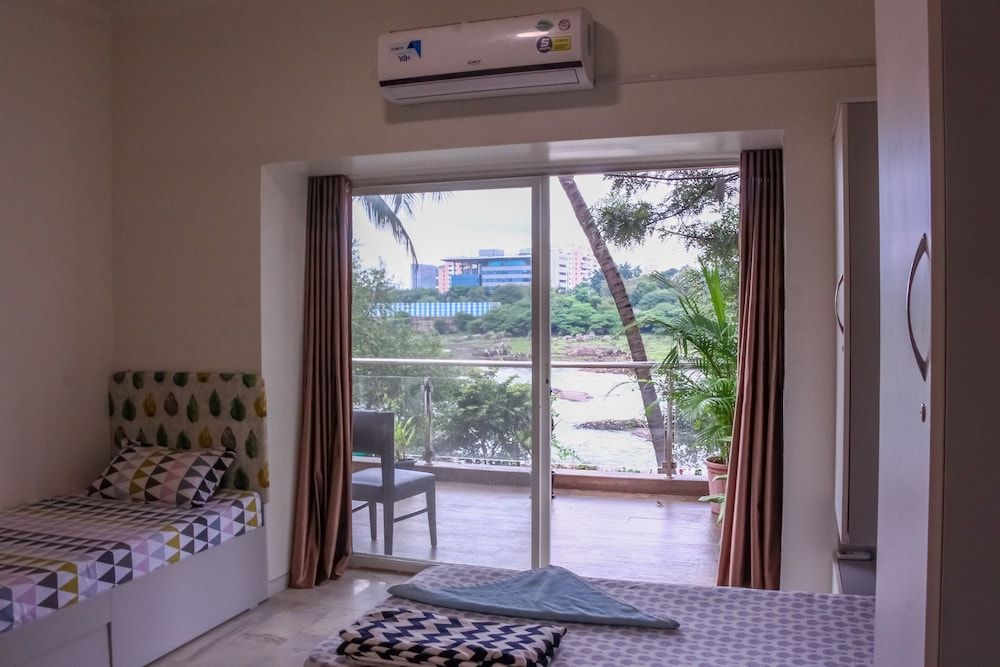 Urban Nomads - Hostel 4 Single Bed AC Room 12