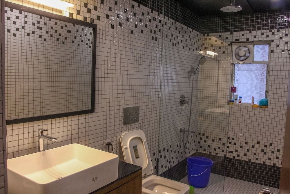 Urban Nomads - Hostel Double Sharing AC room 8
