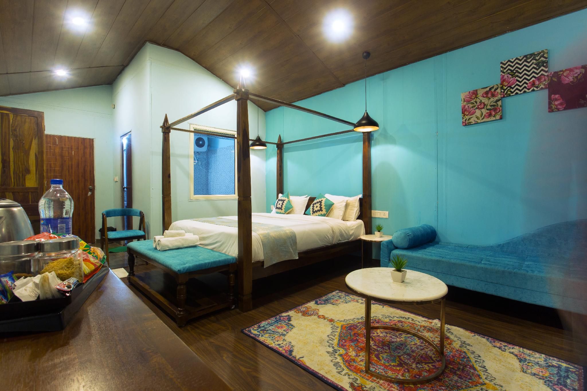 Luxury Cottage with Sitting Out