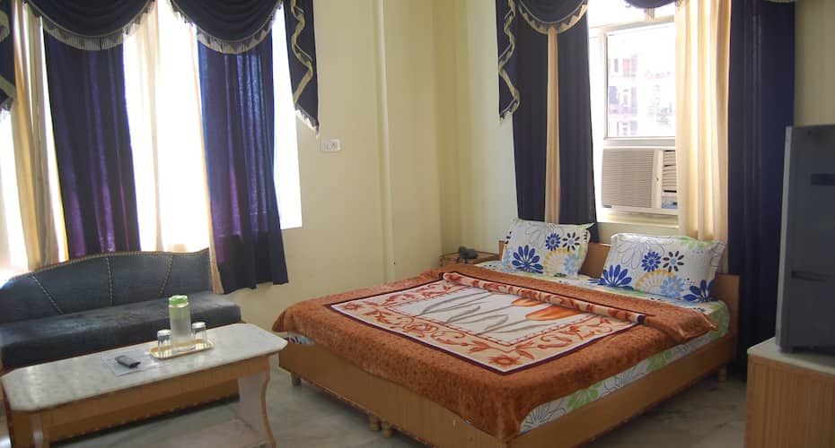 undefined FabHotel Grover 4