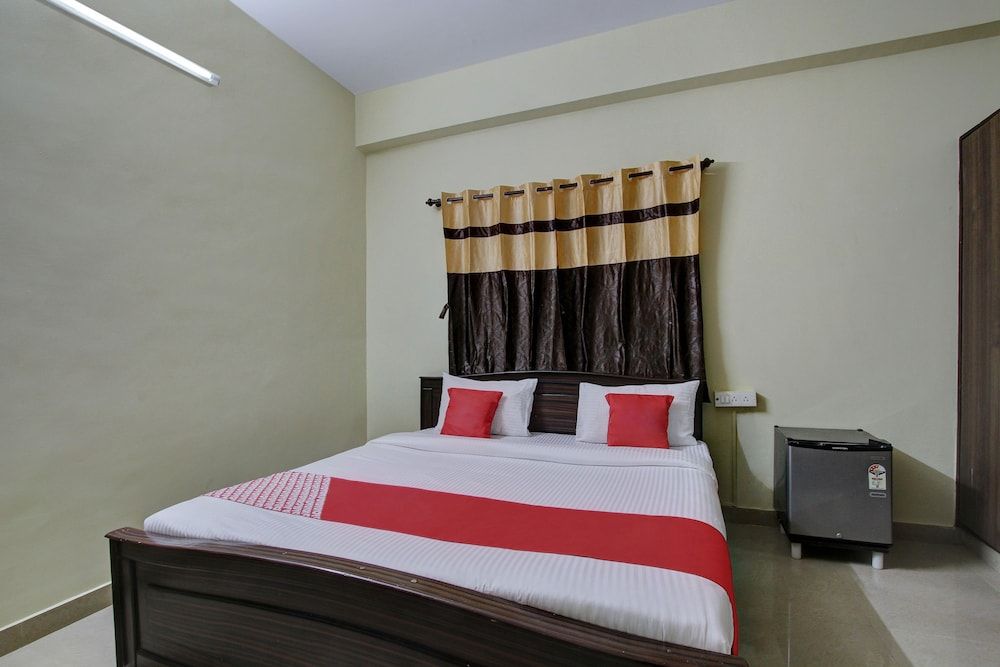 OYO 27781 Sri Sai Comforts Standard Room 3