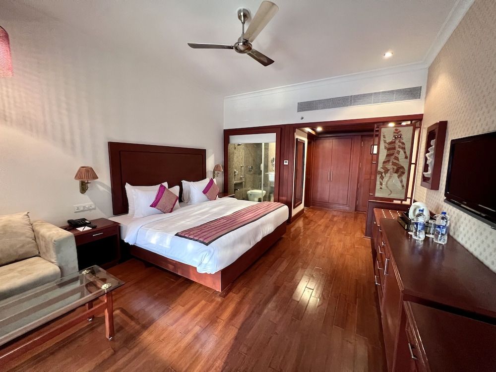 Hotel Chandela Khajuraho Deluxe Double or Twin Room 2