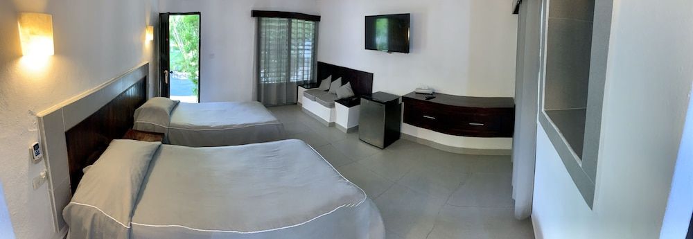 Villablanca Garden Beach Hotel Standard Room, Garden View 10