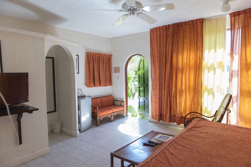 Villablanca Garden Beach Hotel Standard Room, Garden View 11