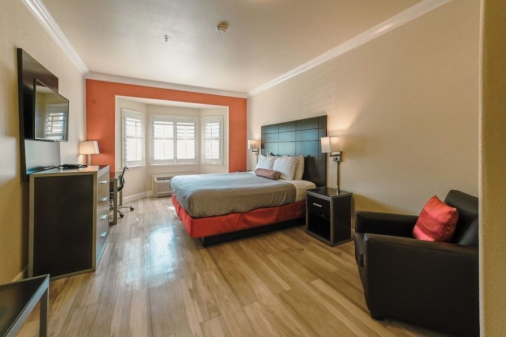 undefined Gateway Inn & Suites San Francisco SFO Airport