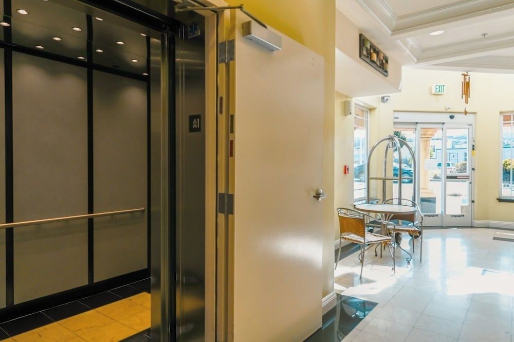 undefined Gateway Inn & Suites San Francisco SFO Airport 5