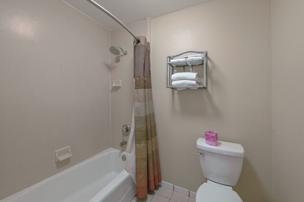 undefined Gateway Inn & Suites San Francisco SFO Airport 10