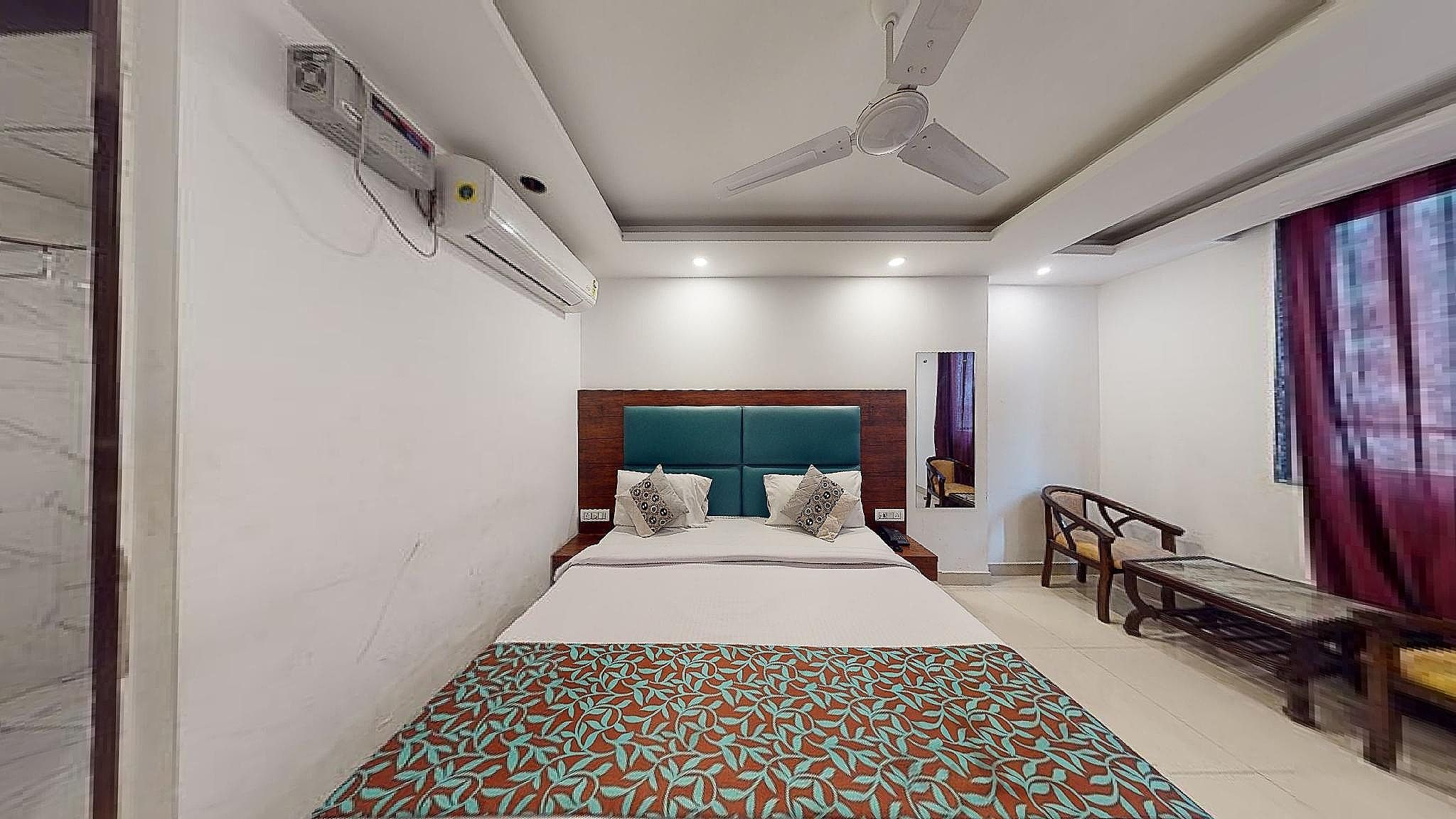 Hotel The Caves IGI Airport Delhi Deluxe Double Room 12