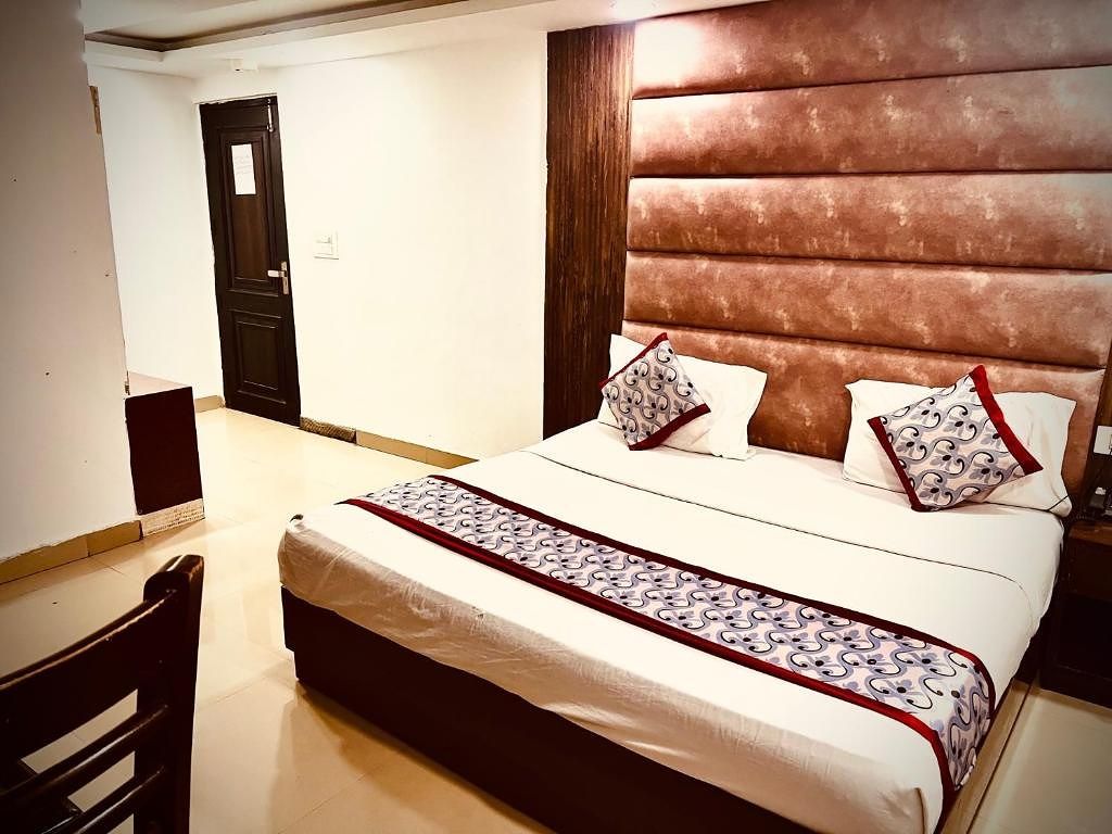 Hotel The Caves IGI Airport Delhi Deluxe Double Room 15