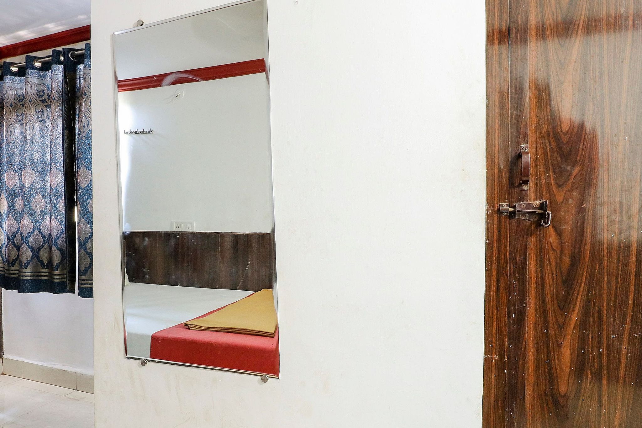 Viva Guest House Double Bedded Non AC Rooms 7