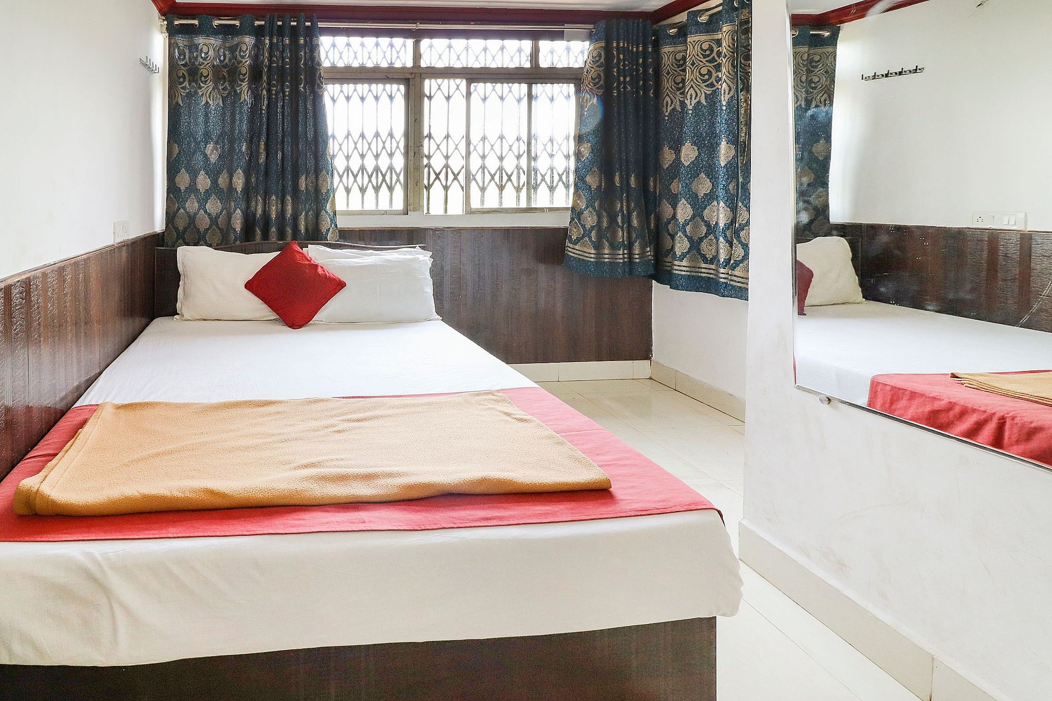 Viva Guest House Double Bedded Non AC Rooms 4