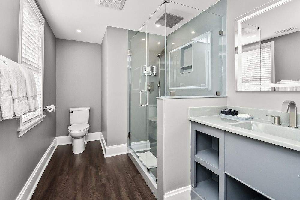 Captain Wohlt Inn Bed & Breakfast Deluxe King Room 5