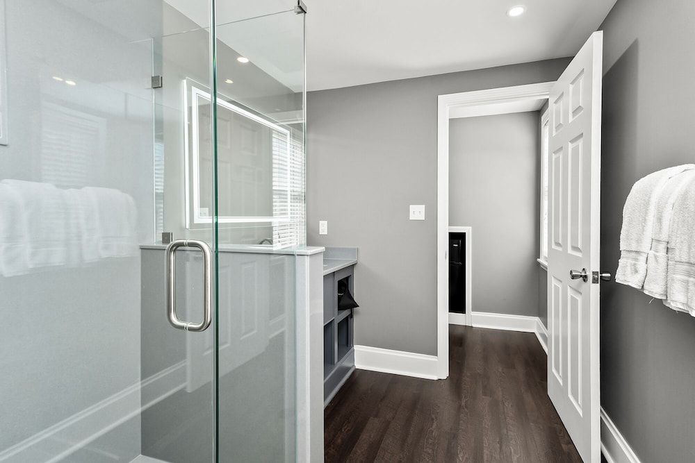 Captain Wohlt Inn Bed & Breakfast Deluxe King Room 6