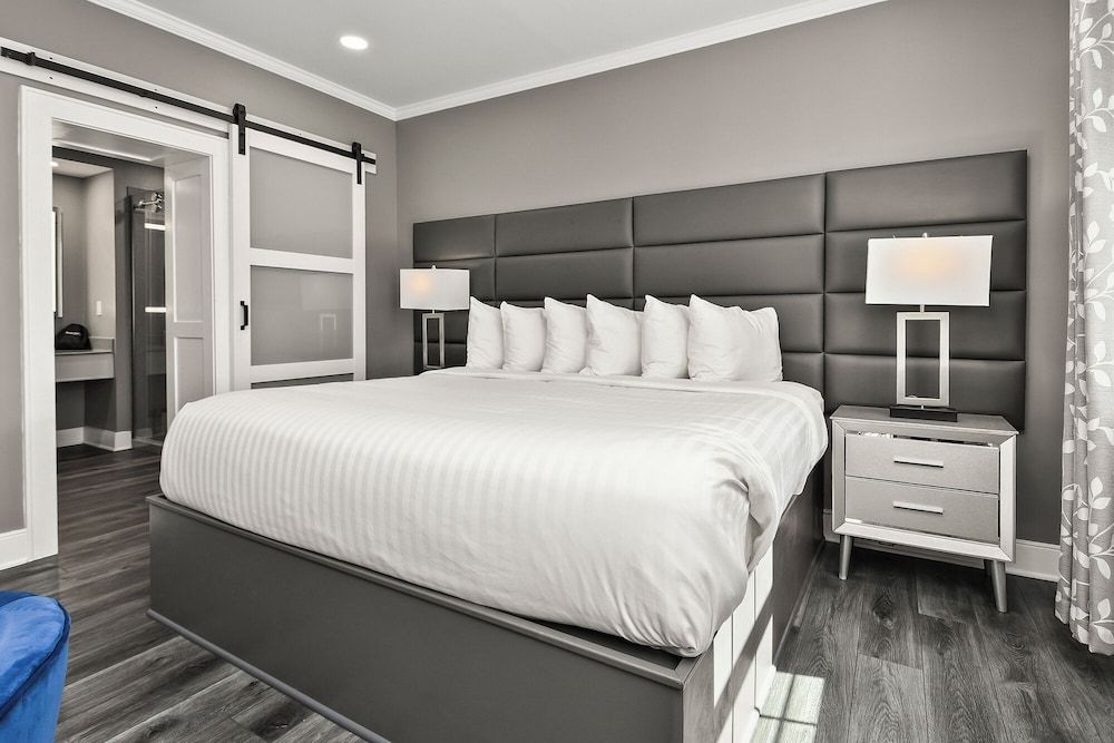 Captain Wohlt Inn Bed & Breakfast