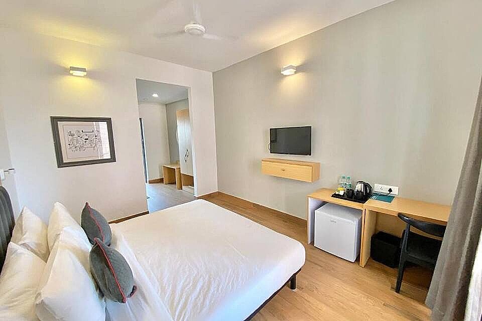 Amigos Candolim Beach Deluxe Room 11