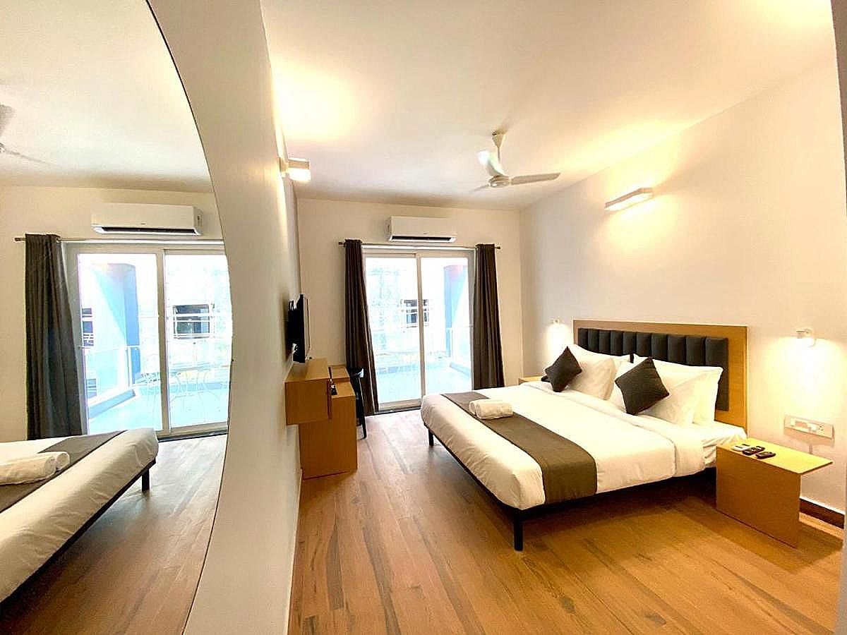 Amigos Candolim Beach Deluxe Room 6