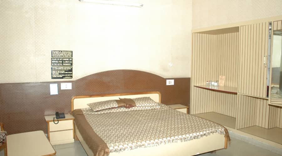 Hotel Godwin	Patiala Semi Deluxe Room AC