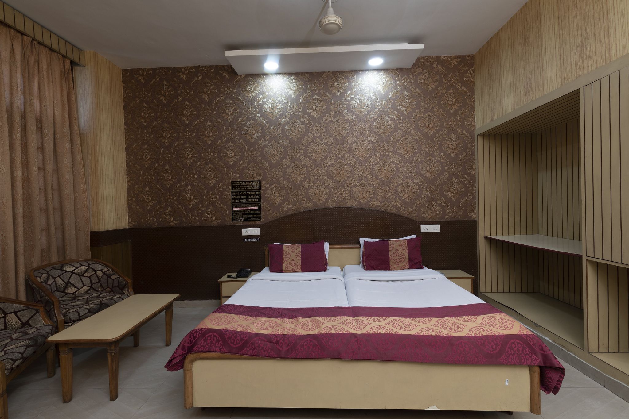 Hotel Godwin	Patiala Deluxe Room 3