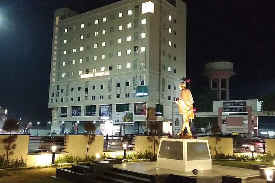 undefined Smart Inn @ Taleda Square 4