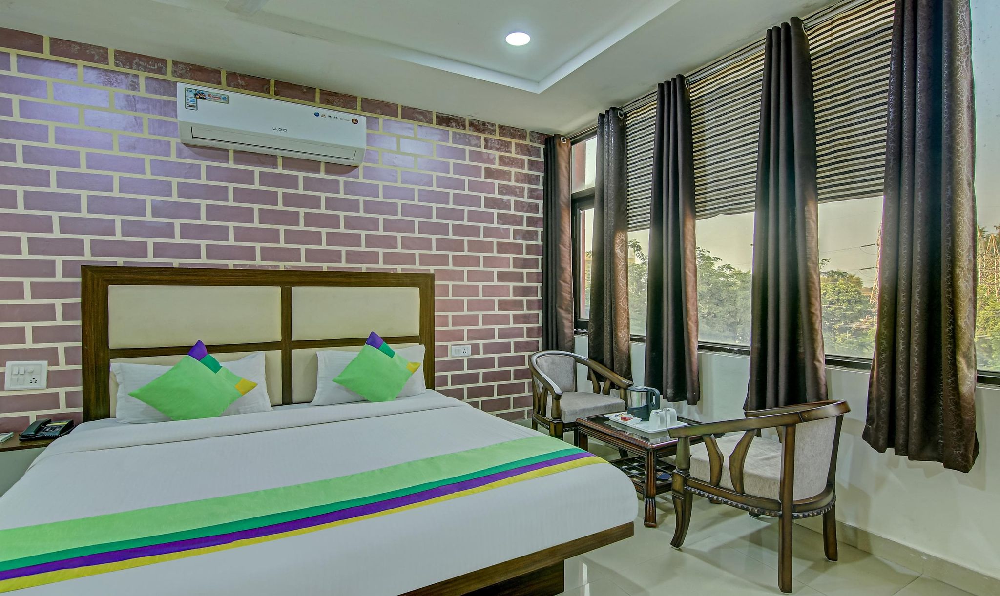 Treebo Trend Benz Maple 13