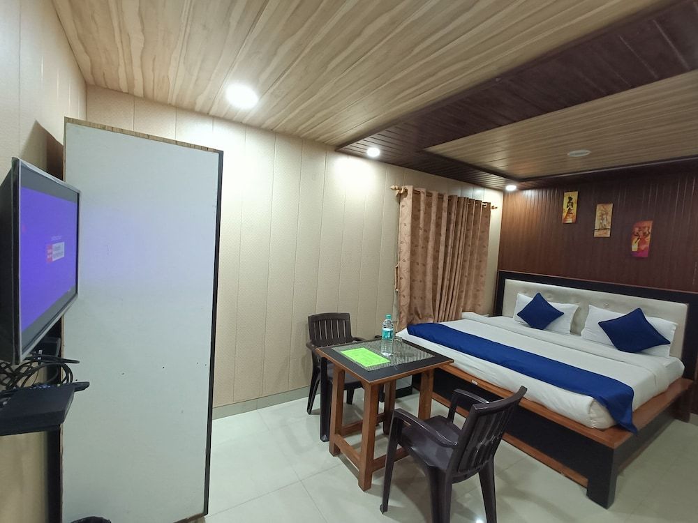 Crystal LakeView Homestay Non Lakeview for 2 Person 5