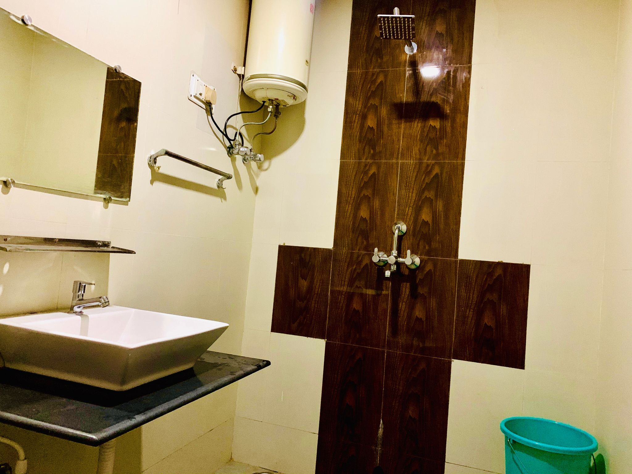 Hotel Reliance Deluxe Room 7