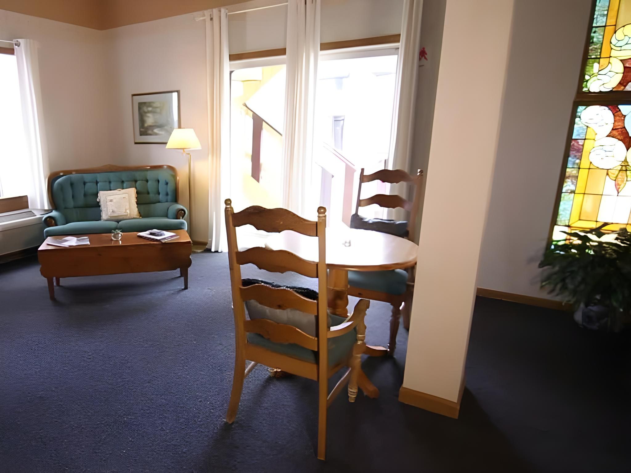 Garden Queen Room