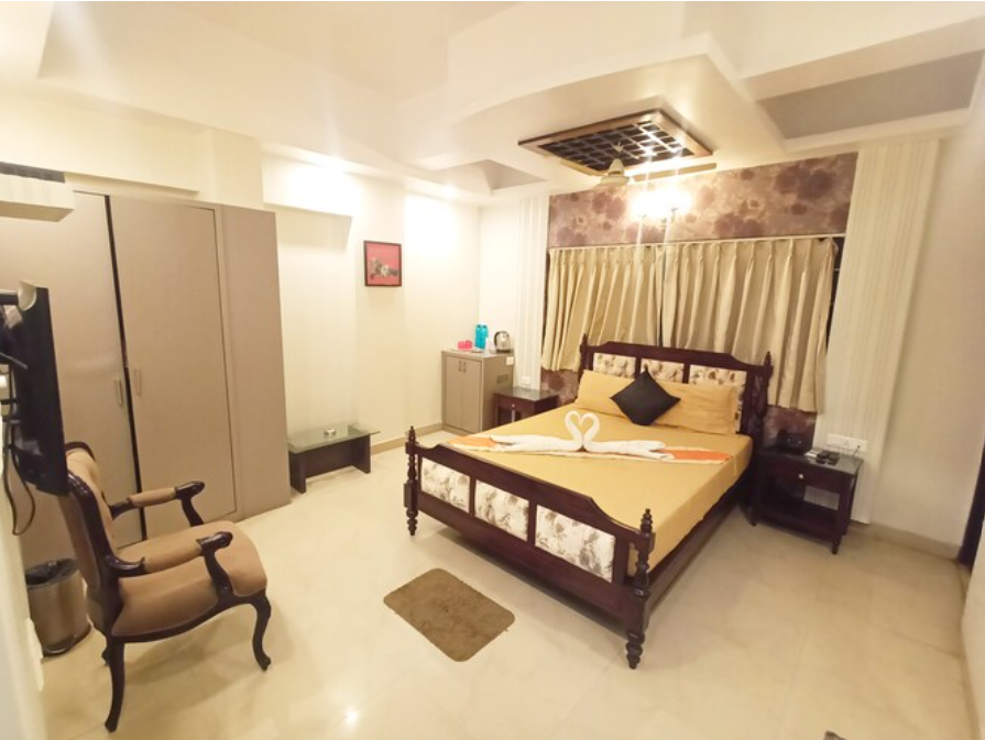 The Pikus STUDIO ROOM AC 2