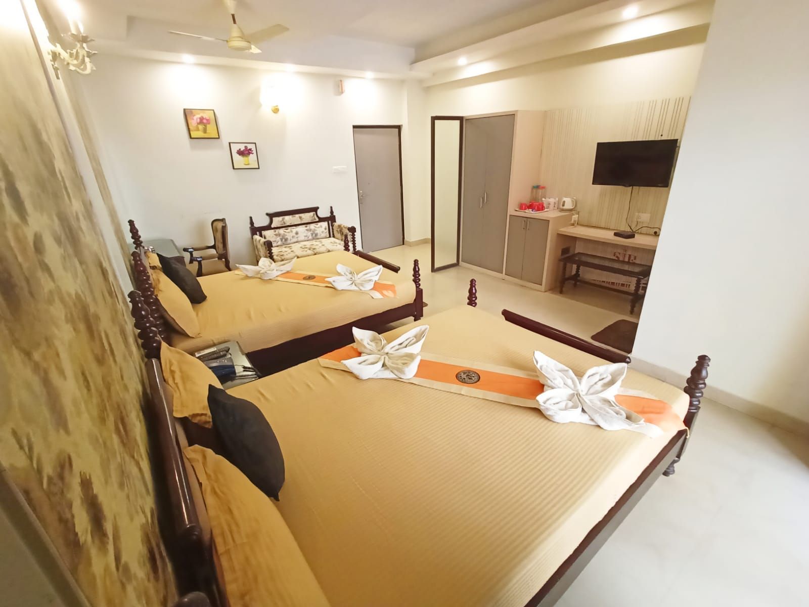 The Pikus STUDIO ROOM AC 3