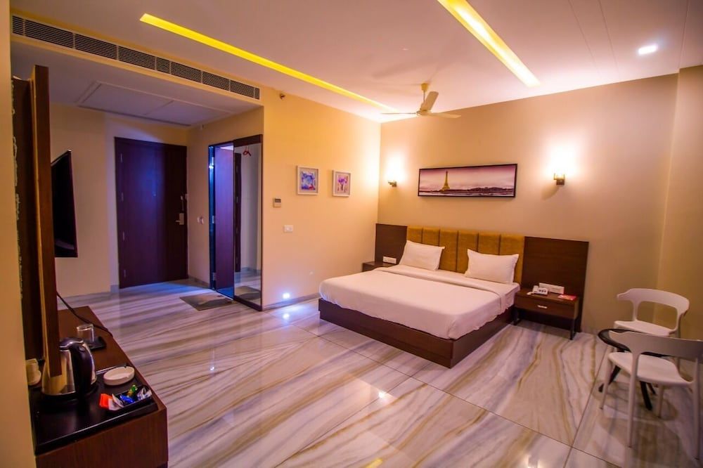 The Bhagwati Resort Deluxe Room 2