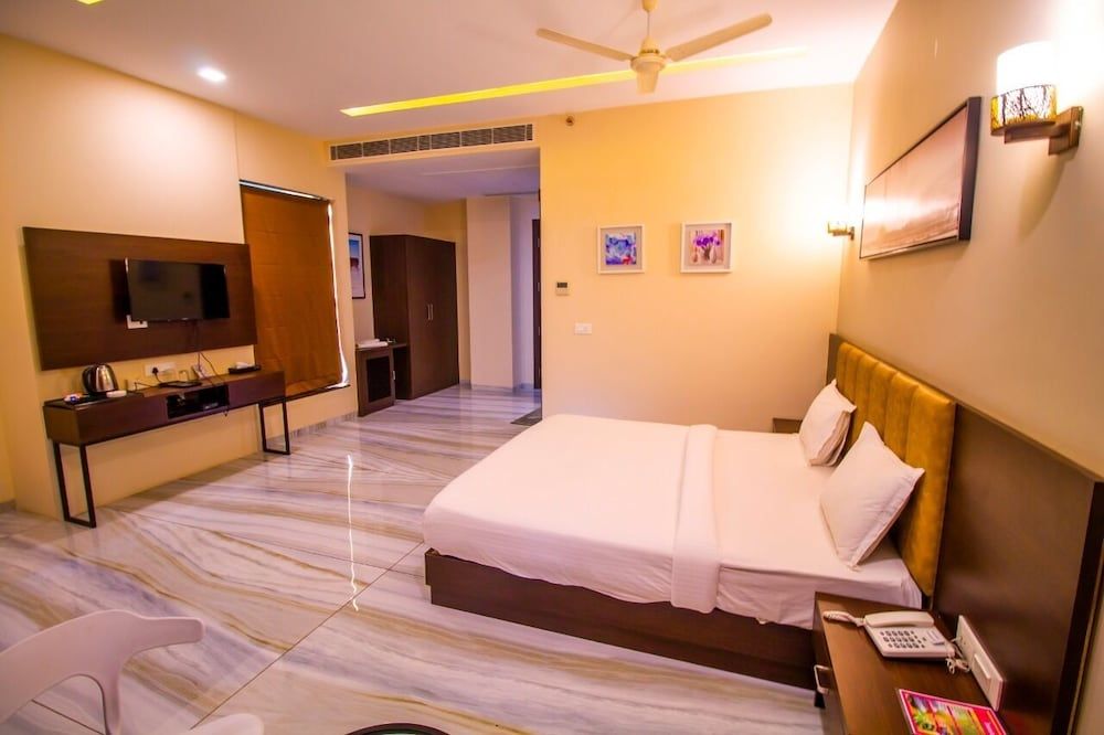 The Bhagwati Resort Deluxe Room 4