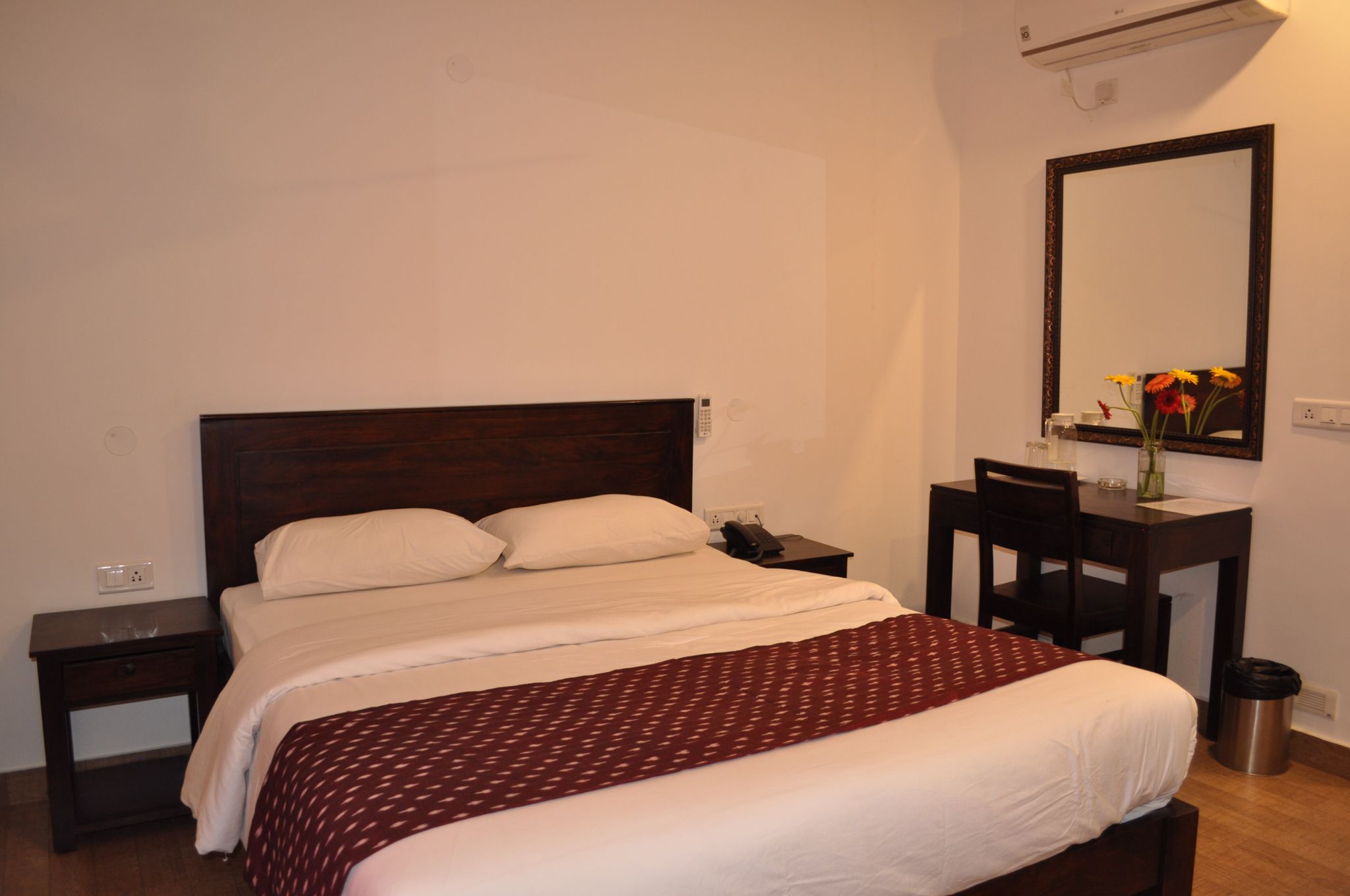 undefined Thyme The Transit 5