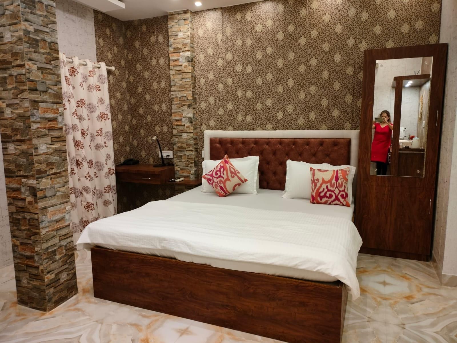 undefined KOLLOLINI KOLKATA 7