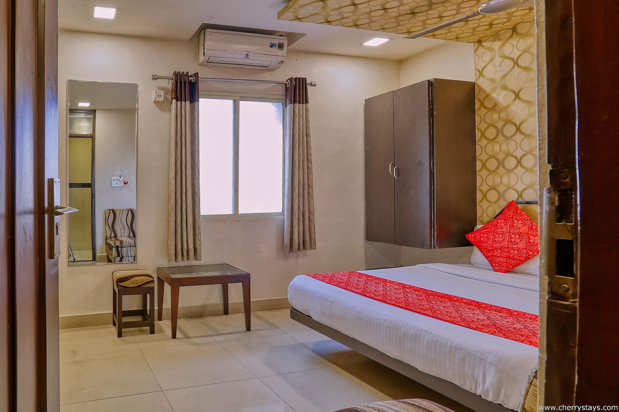 Hotel Galaxy Delux Room 3