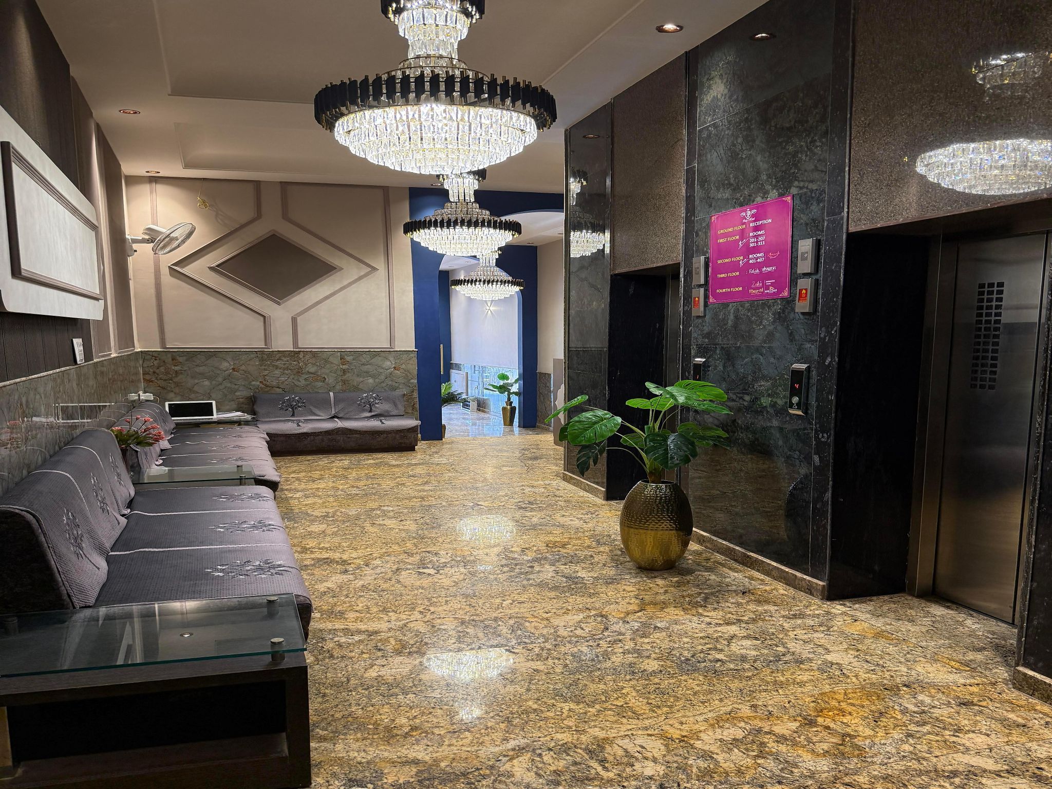 undefined Pinky Hotel 3