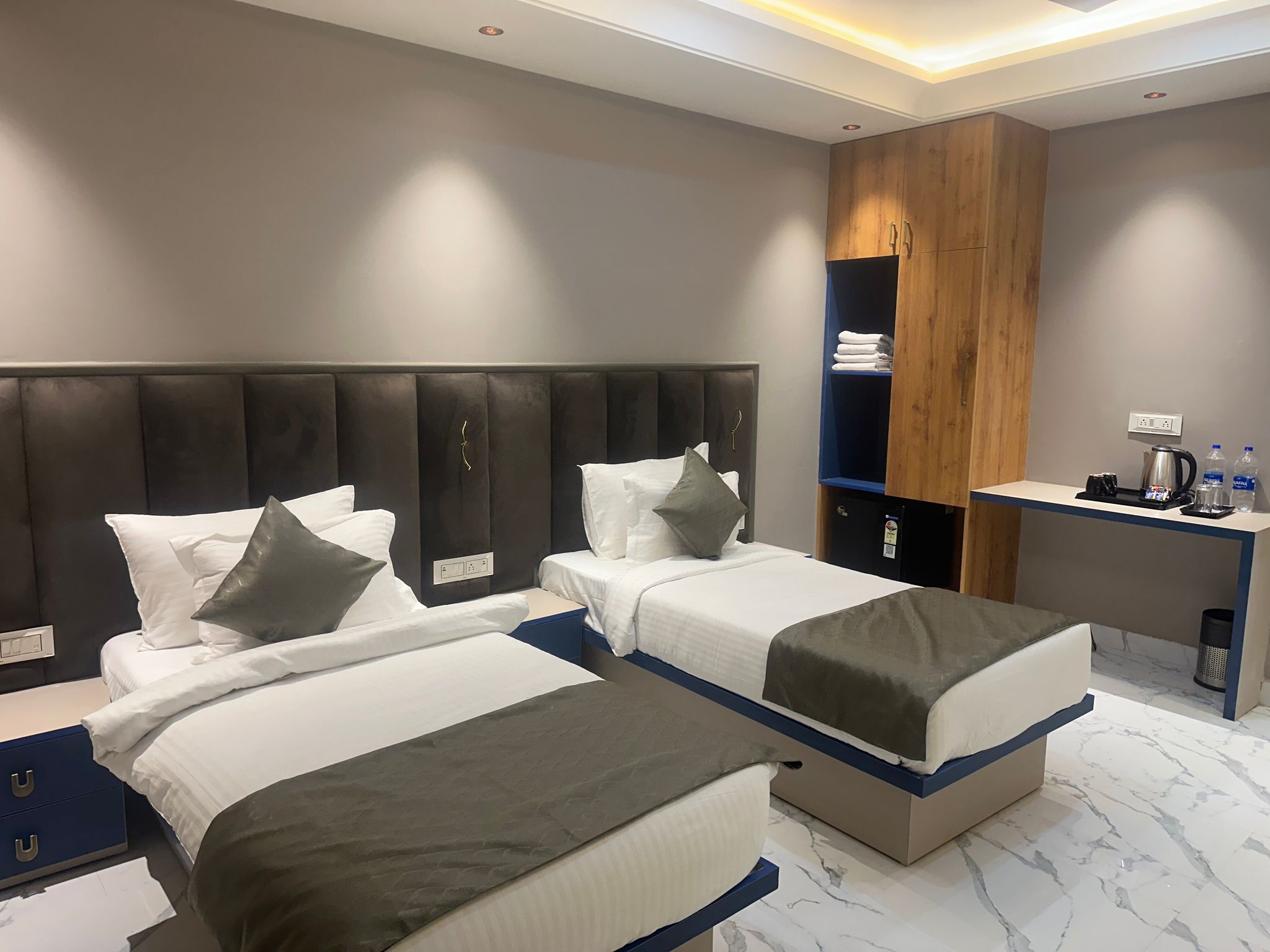 undefined Pinky Hotel 5