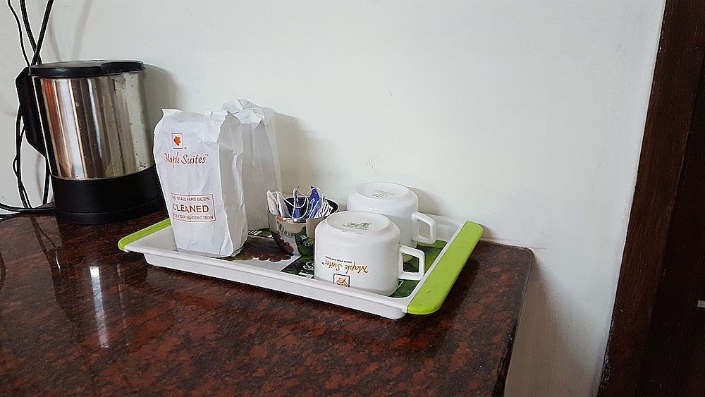 Maple Suites Standard Room, 1 Queen Bed, Ensuite 8