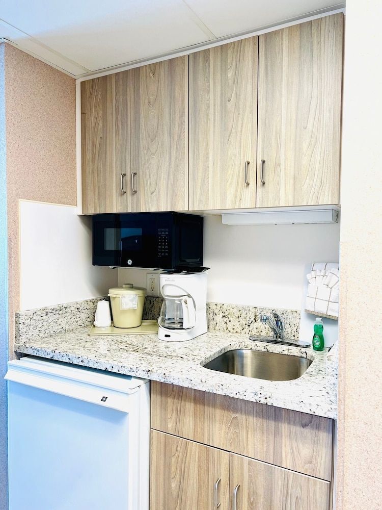 Ocean Drive Beach & Golf Resort Standard Room, 2 Double Beds, Partial Sea View 5