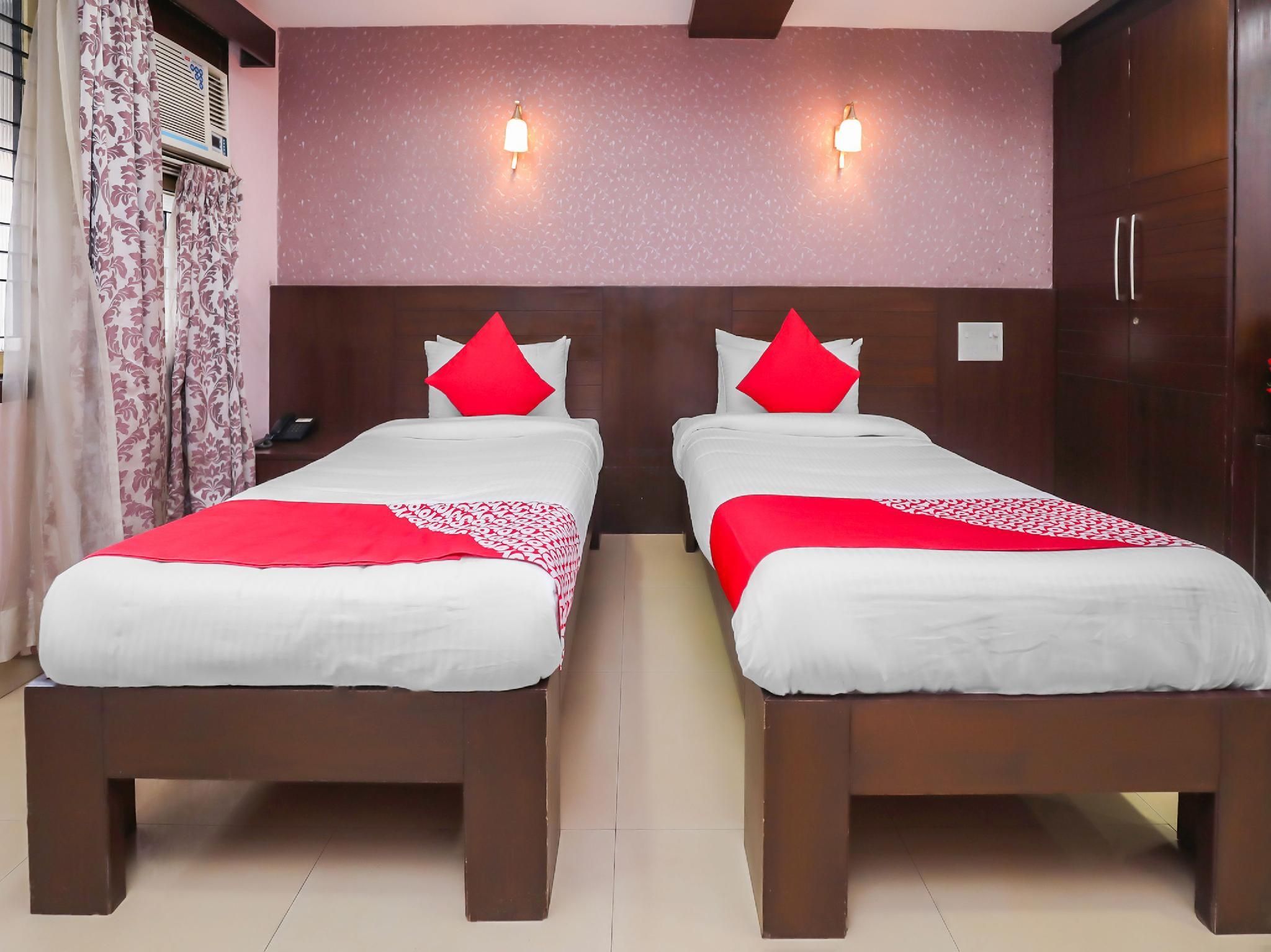 Hotel Srinivas Deluxe Non AC 4