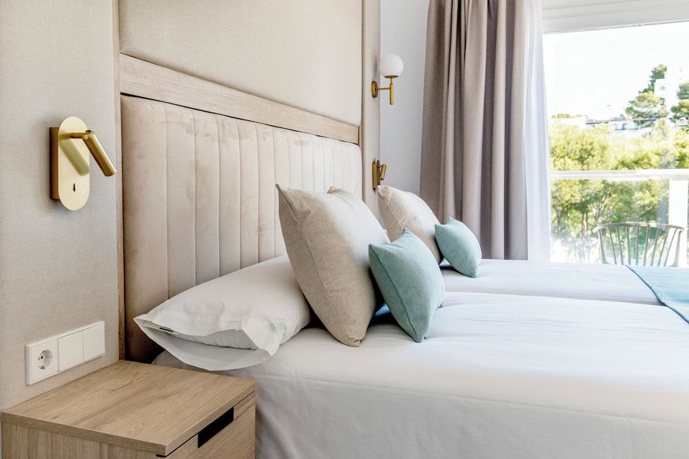 Superior Double Room, Balcony, Annex Building (1 Adult + 1 Child)