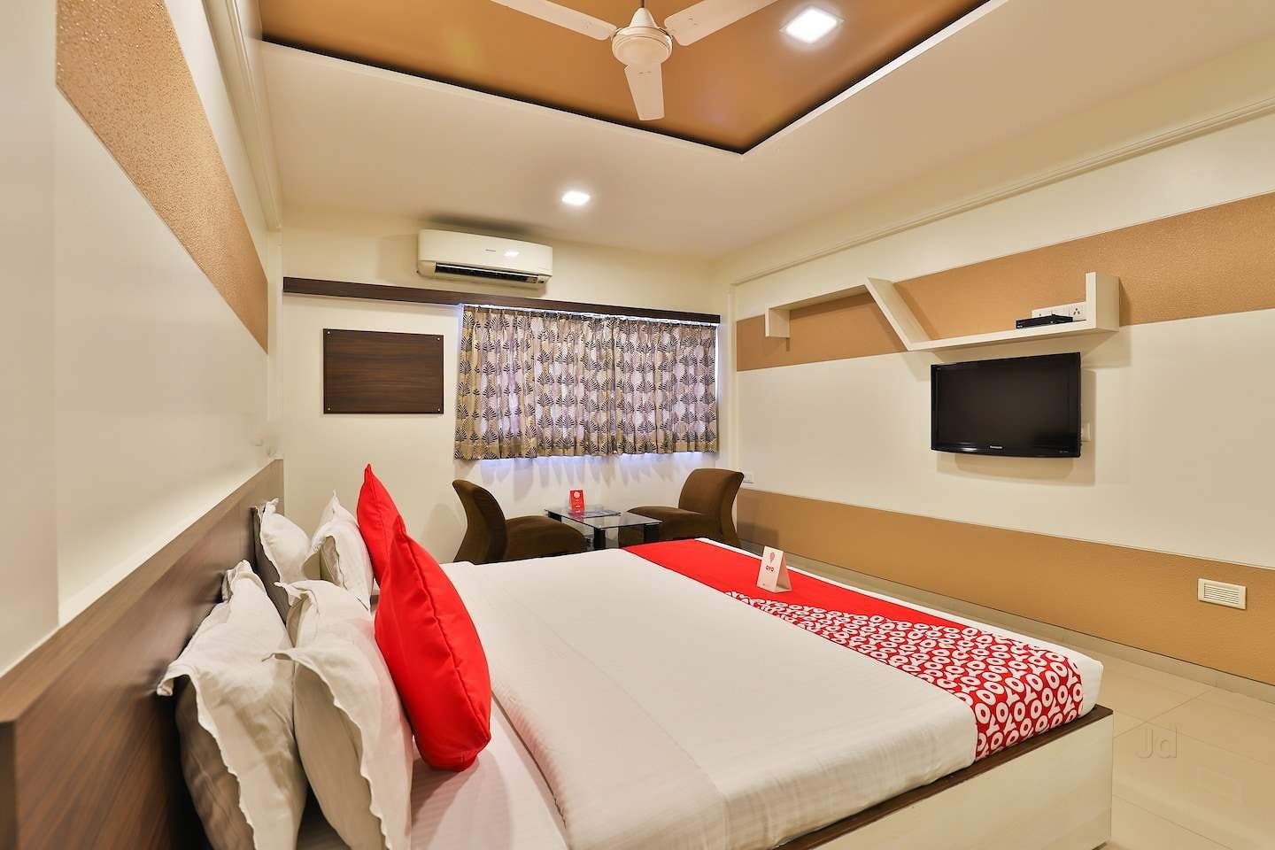 Deluxe Room (king Bed)