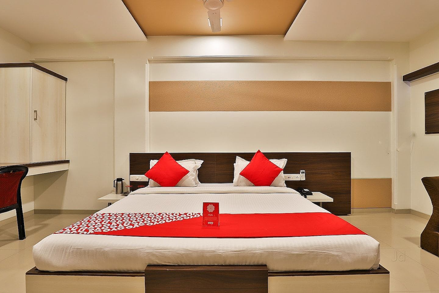 Deluxe Room (king Bed)