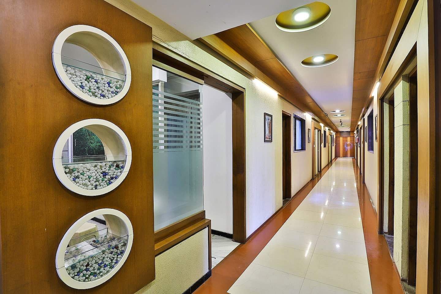 Deluxe Room (king Bed)